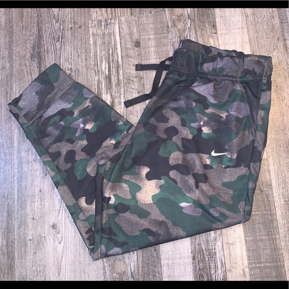 Nike Pants - Nike green camo jogger sweatpants